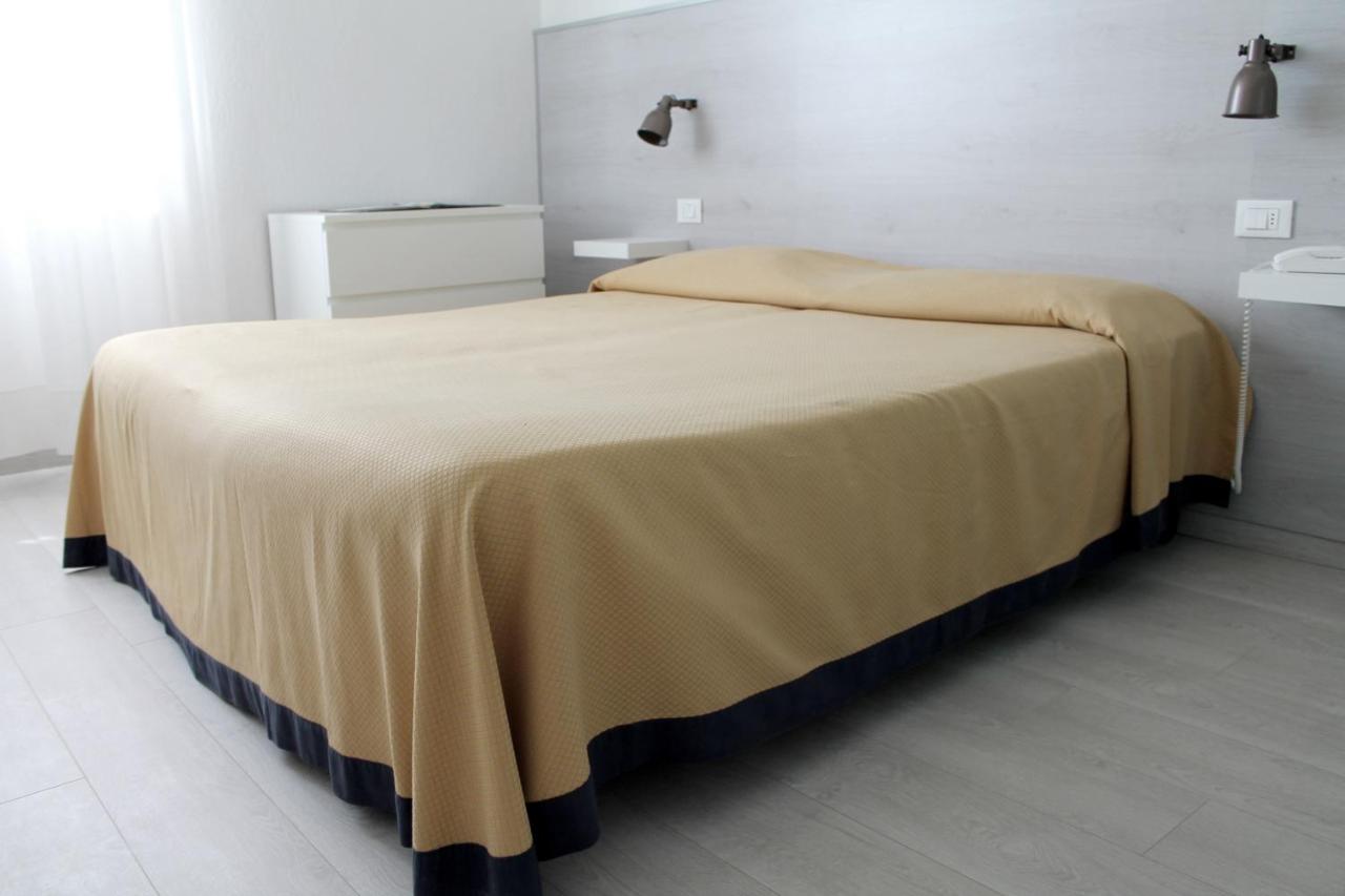 Alba Sul Mare Hotell Lido di Camaiore Rom bilde