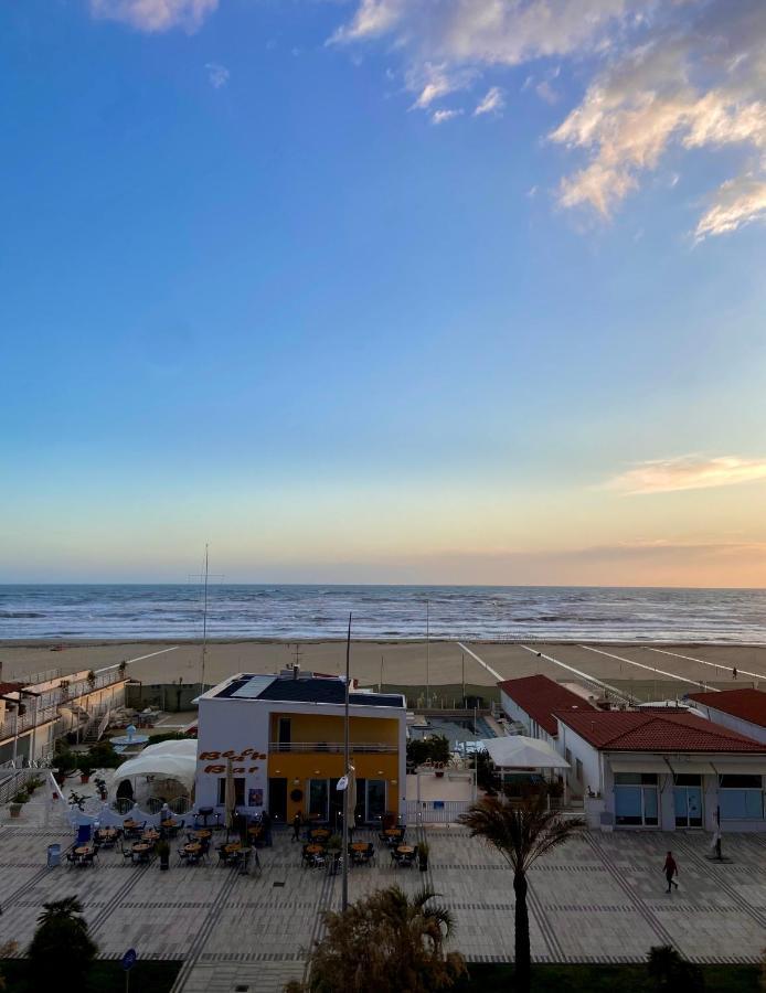 Alba Sul Mare Hotell Lido di Camaiore Eksteriør bilde