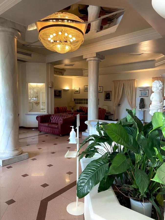 Alba Sul Mare Hotell Lido di Camaiore Eksteriør bilde