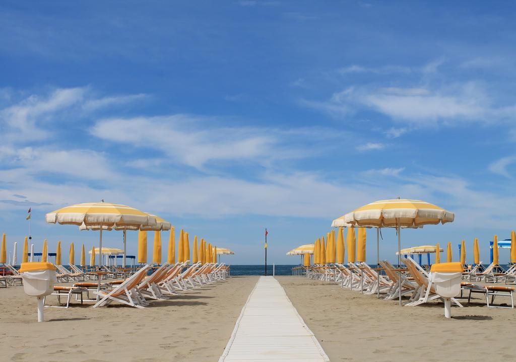 Alba Sul Mare Hotell Lido di Camaiore Eksteriør bilde