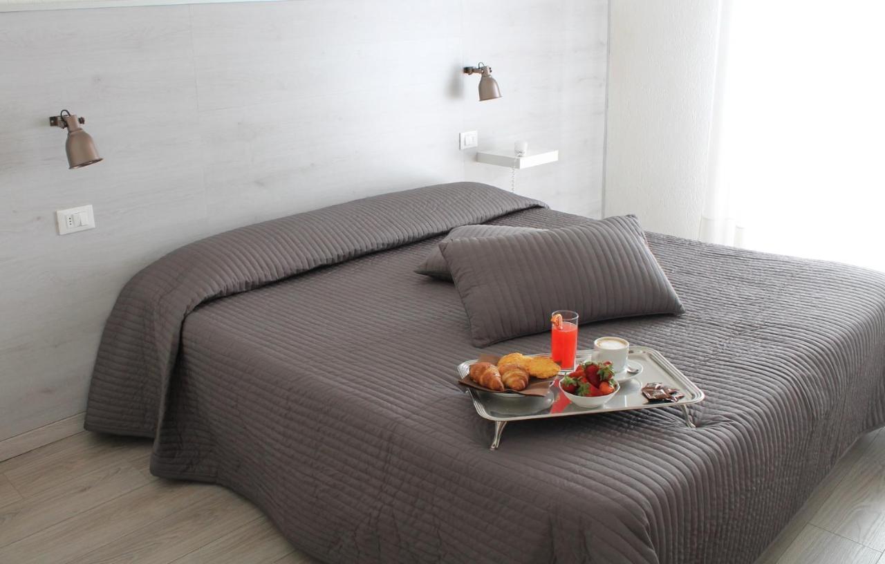 Alba Sul Mare Hotell Lido di Camaiore Eksteriør bilde