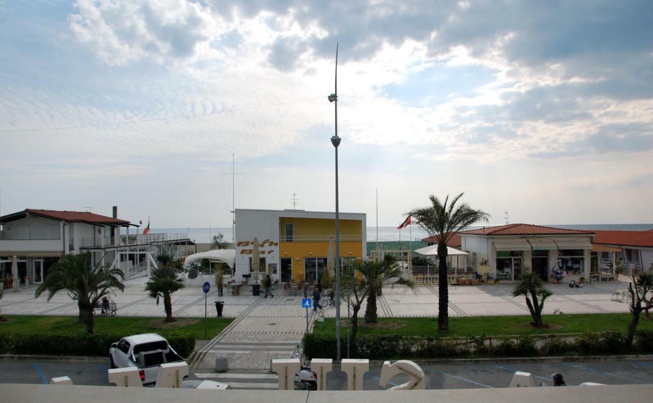 Alba Sul Mare Hotell Lido di Camaiore Eksteriør bilde